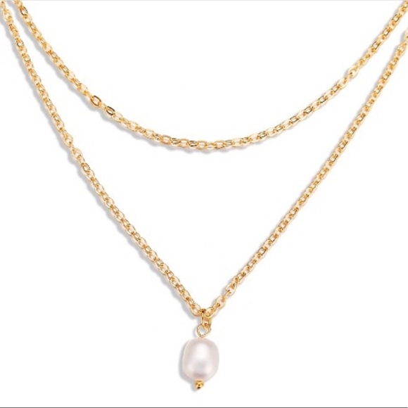 Jewelry - 🌼 NEW GOLD LAYERED PEARL NECKLACE